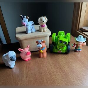 Little People Helpful Harvester Tractor with Farmer Cows Sheep Pig Dog